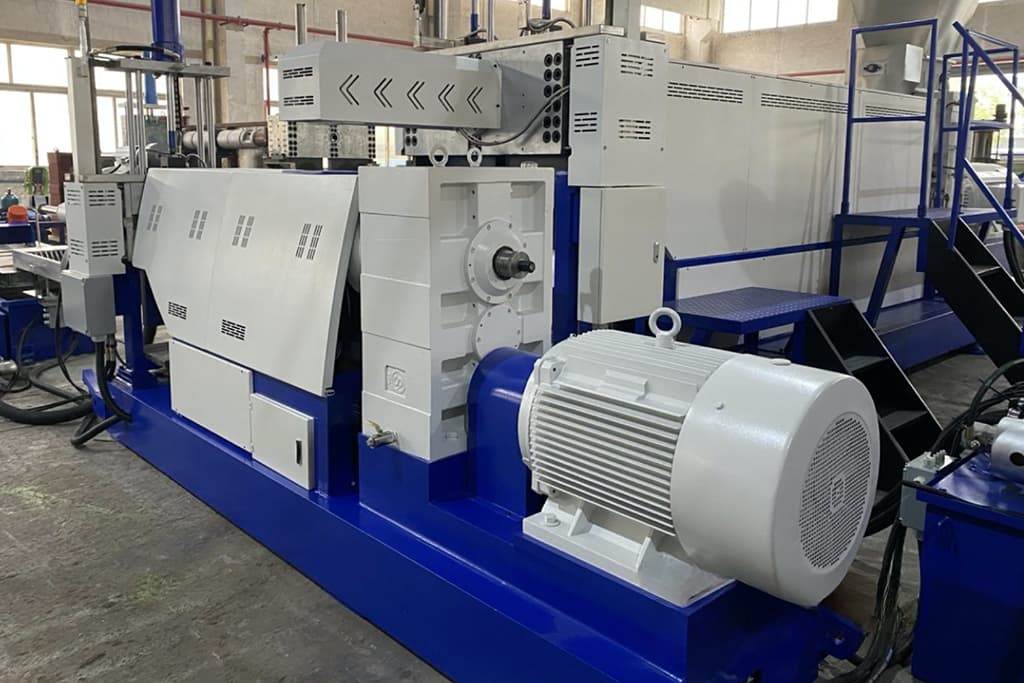 Machine_for_Pelletizing_Rigid_PP_and_HDPE_Plastic_Flakes-03